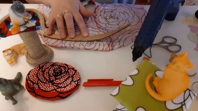 Игрушки своими руками. Лежанка для котёнка смотреть онлайн