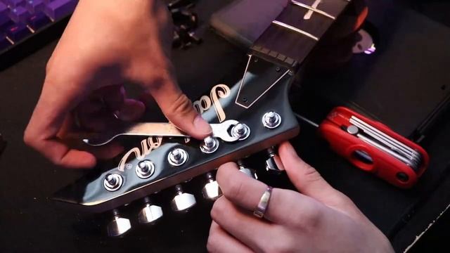 Installing Locking Tuners to a CHEAP guitar | JS11 series ep.3 смотреть онлайн