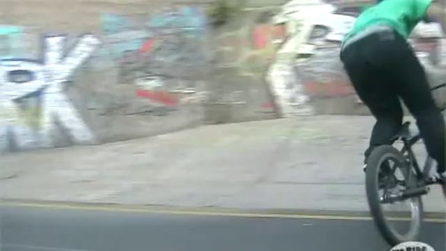weridekidbikes video 01 смотреть онлайн