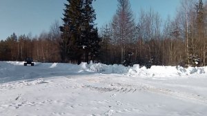 Самодельный гусеничный вездеход, испытание..mp4