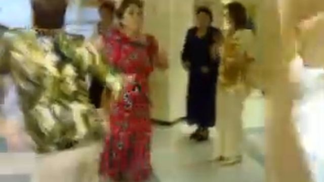 Зажигательный танец на свадьбе смотреть онлайн