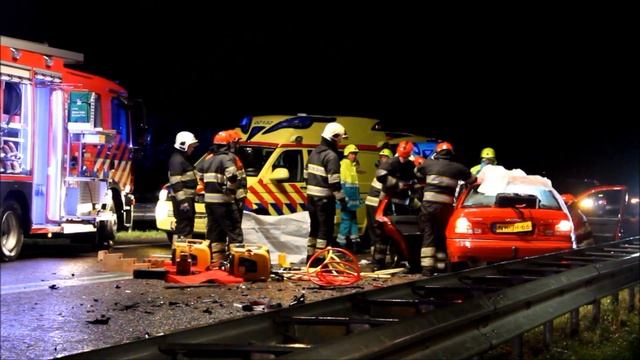 Gewonde bij frontale aanrijding N31 Harlingen (09-10-2013) смотреть онлайн