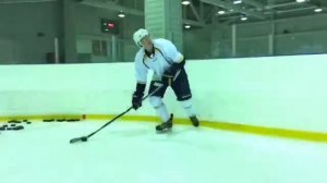 хоккей-индивидуально.рф. Кистевой бросок с места в замедленной съемке. Тренер - Садов А.А.