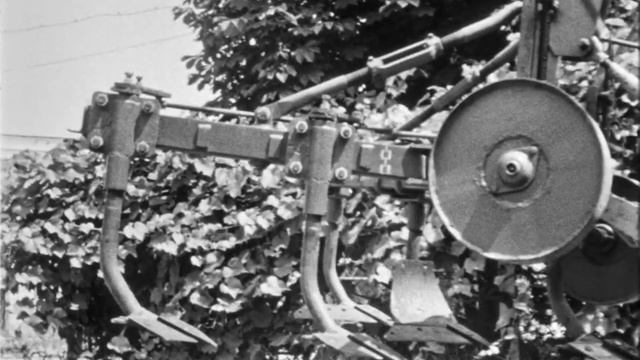 Плуг-рыхлитель виноградниковый универсальный ПРВМ-3, 1979. смотреть онлайн