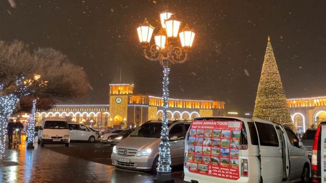 First snow in Yerevan, Armenia in 2023!Walking Tour😍 درایروان2023 اولین برف смотреть онлайн