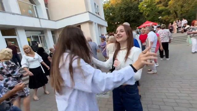 НЕ ПЛАЧ #танцы #танцплощадка смотреть онлайн