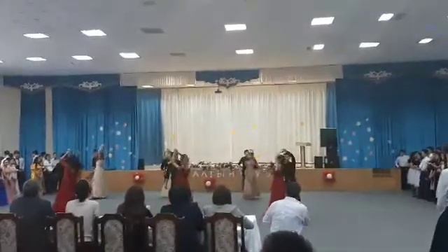 ВАЛЬС 9 КЛАСС. Осенний бал. Гран При. 2 кадр смотреть онлайн