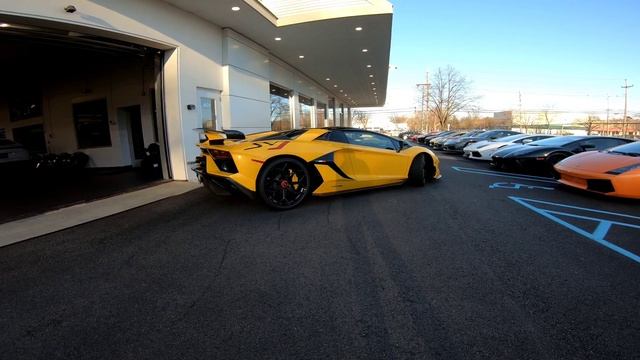 2020 Lamborghini Aventador SVJ Roadster Test Drive Rev Battle Walk Around смотреть онлайн