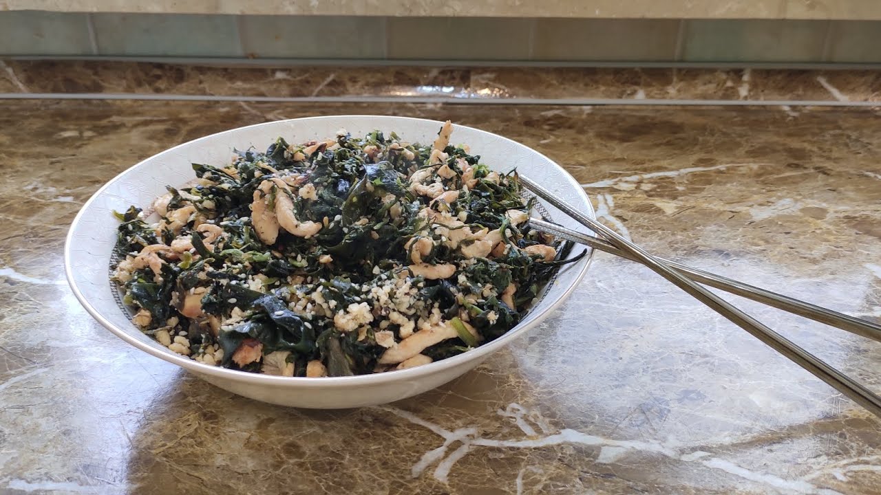 Куриная грудка с морской капустой и замороженными листьями редиса. Это очень интересный рецепт! смотреть онлайн