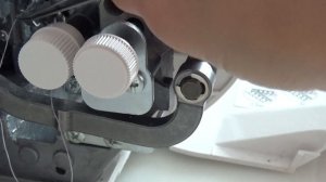 КАК ЗАПРАВИТЬ НИТИ В ОВЕРЛОК / janome 210D