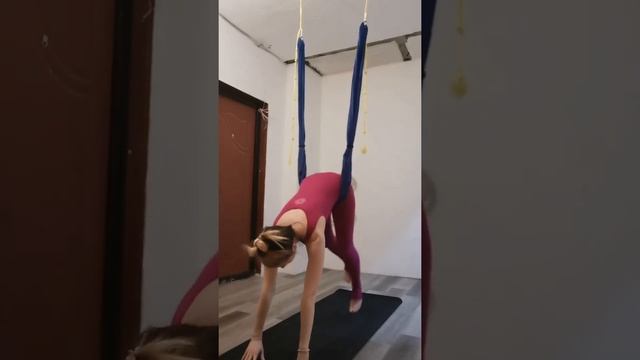 а сана поза перевернутого стула и саранча смотреть онлайн