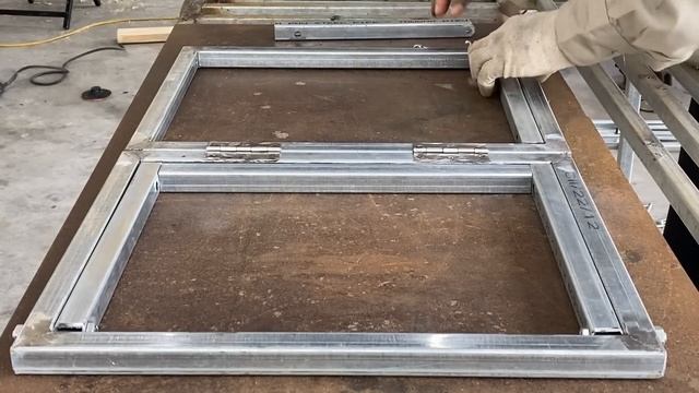 DIY - Great Craftsman's Ideas // How To Make A Smart Folding Table // Metal Smart Folding Utensils