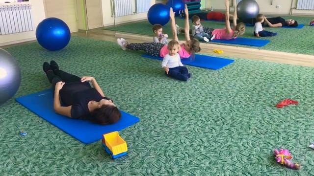 Тренировка Fitness mama в фитнес-клубе АнТалия. Занятия "Мама и малыш" смотреть онлайн