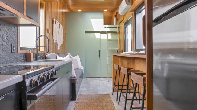Incredibly LARGE bathroom in Beautiful Tiny House by Modern Tiny Living смотреть онлайн