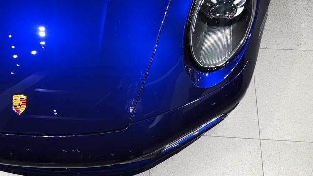 Details of this Gentian Blue 2020 Porsche 911 (992) Carrera 4S Coupe смотреть онлайн