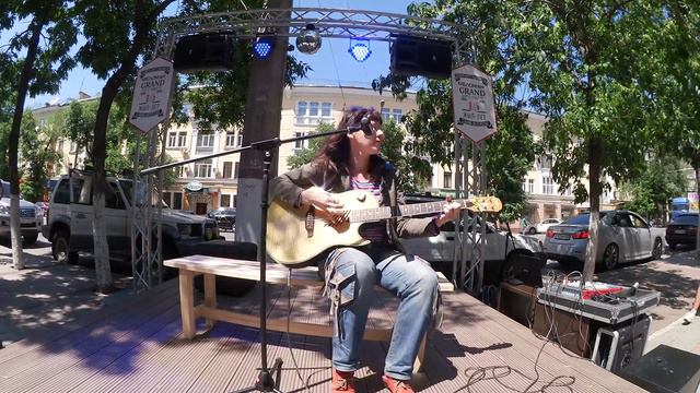 Наталья Булгакова на Дне уличной музыки в Меломане (Алматы, 2016) смотреть онлайн