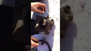 Как правильно одеть манжету на тормозной поршень.