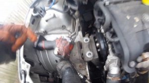 How to remove Corsa drive belt/Как снять приводной ремень Corsa