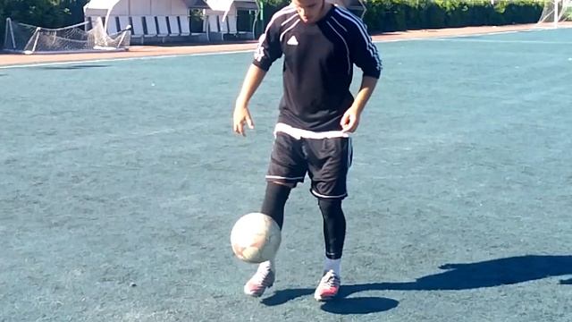 ТОП 3 базовых финтов фристайла | Обучение футбольному фристайлу | ATW - Football Freestyle Tutorial