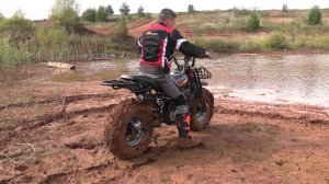 Мотоцикл Скаут-5 в глине (полный привод), сравнение со Скаутом-3Р-140 (обычный привод).