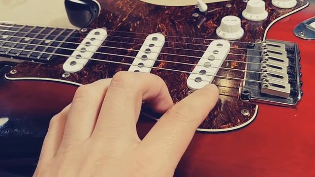 Squier Stratocaster Standard Series Review смотреть онлайн