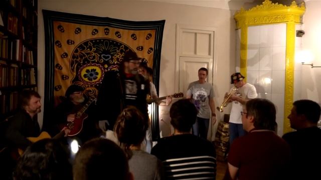 Курочка. Игорь Федоров и группа Будущие покойники. квартирник питер 2019 смотреть онлайн