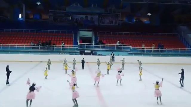 Фрагмент открытия 3 мая 2016 г.Турнир "Шымкентские коньки" смотреть онлайн