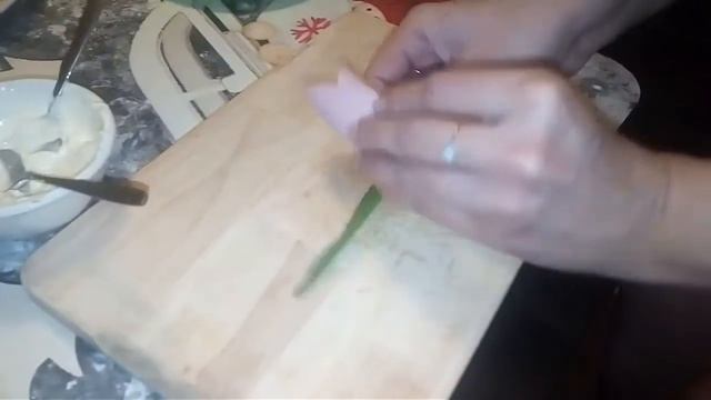 Новогодние рулетики из колбасы смотреть онлайн