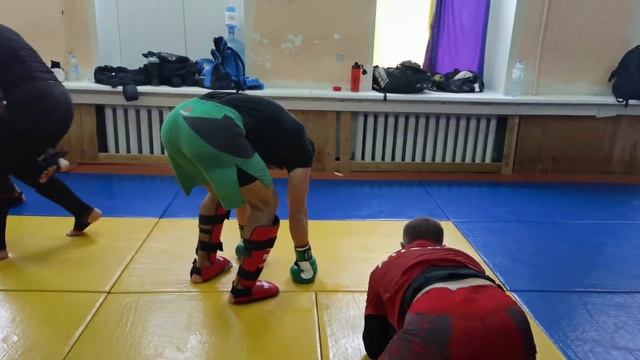 Спарринги по правилам ушу саньда в профессиональной группе. Формат 3 раунда по 3 минуты. смотреть онлайн