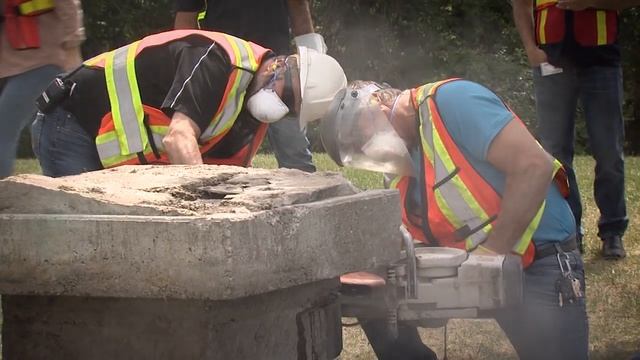 Unearthing the 1966 time capsule. смотреть онлайн