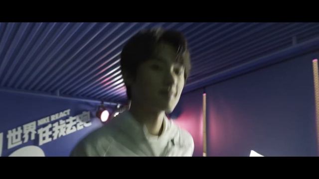 NIKE REACT Running the Earth / NIKE REACT跑动地球 смотреть онлайн