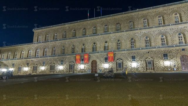 Night view of the palazzo pitti gallery timelapse hyperlapse in the italian city florence смотреть онлайн