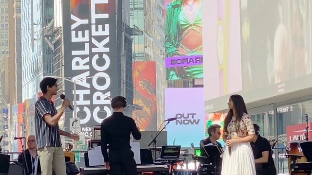 NYC Broadway Musical Times Square Concert - Curtain Up: This Is Broadway! смотреть онлайн
