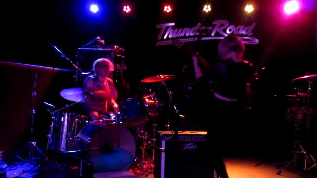 War Twins "Big Heart" смотреть онлайн
