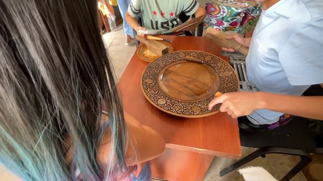 РЕАЛЬНЫЙ УЗБЕКИСТАН! ЧТО ПРИВЕЗТИ ИЗ ПУТЕШЕСТВИЯ? Сувениры, посуда, одежда в национальном стиле! смотреть онлайн