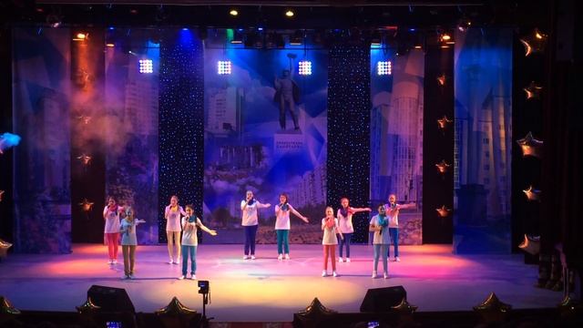 Концерт "Город детства", ансамбль "Самоцветики" смотреть онлайн