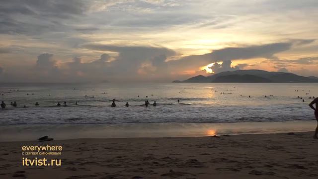 Вьетнамский пляж утром и вечером - Везде - S01E21 смотреть онлайн