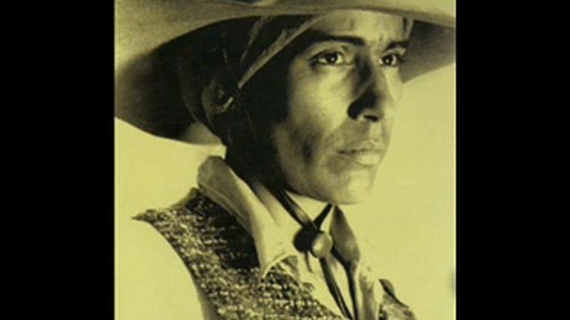 Glória Pires cantando "O País das Atrizes" смотреть онлайн