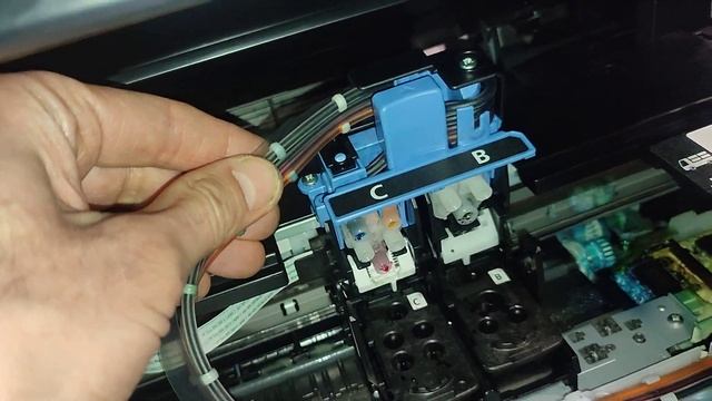 Как предотвратить попадание воздуха в систему непрерывной подачи чернил Canon G серии смотреть онлайн