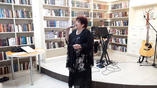 "Ясные светлые глаза" - поет Ольга Шу. смотреть онлайн