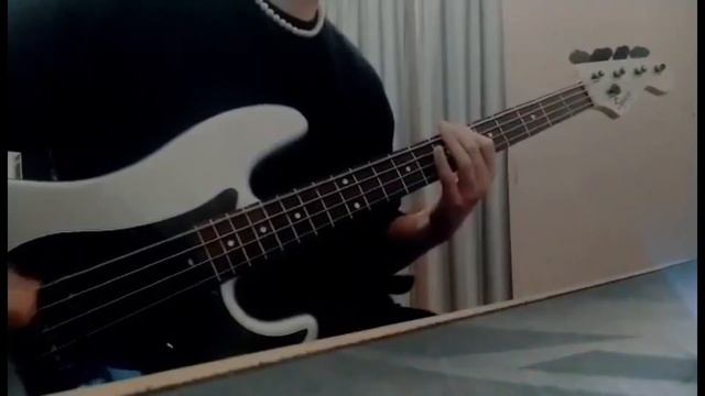 R.A.M.O.N.E.S. - Bass Cover смотреть онлайн