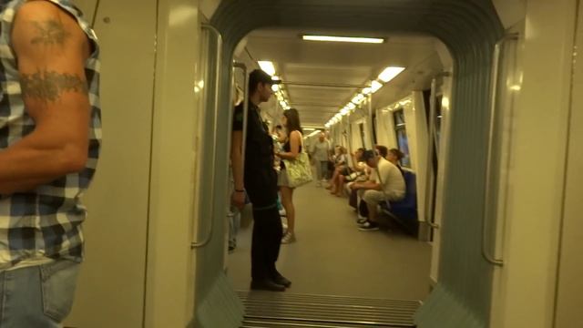 Ride on the metro in Bucharest, Romania смотреть онлайн