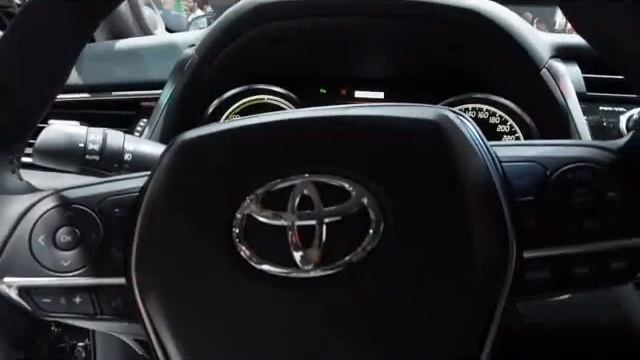 Audi A4 2020 vs. Toyota Camry 2020 смотреть онлайн
