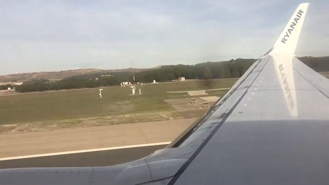 Intense LANDING at Madrid airport (MAD) Spain - Ryanair Boeing B737 800 смотреть онлайн