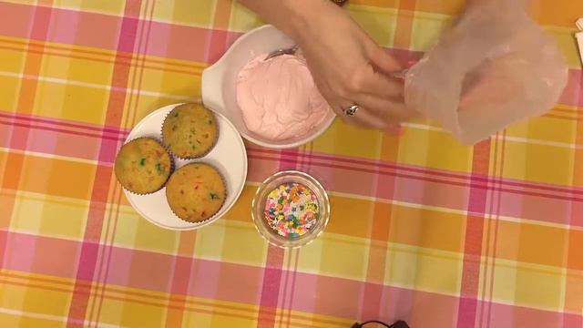 How to Frost the Perfect Cupcake смотреть онлайн