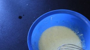 Классическая шарлотка с яблоками на сметане