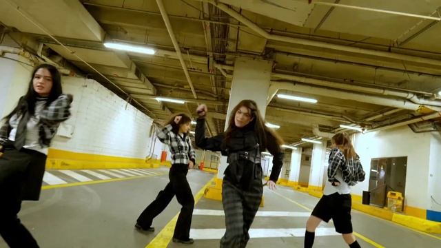 [KPOP IN PUBLIC | ONE TAKE] TXT 투모로우바이투게더 ' Chasing That Feeling ' | Dance Cover From France смотреть онлайн