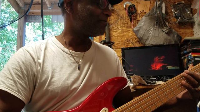 Tone monster marries FENDER P BASS DLX 5 смотреть онлайн