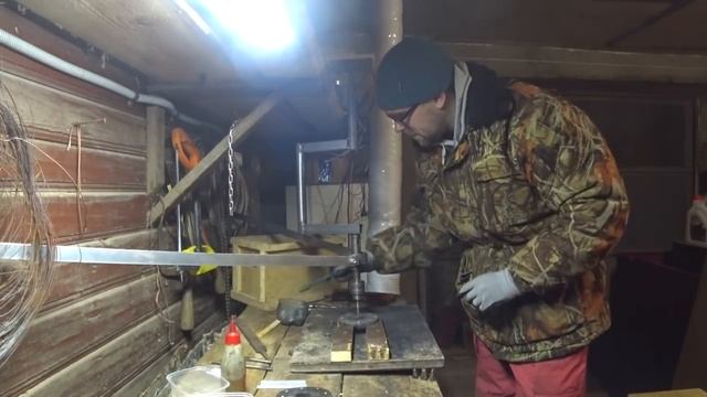 Устройство для вертикального нарезания резьбы смотреть онлайн