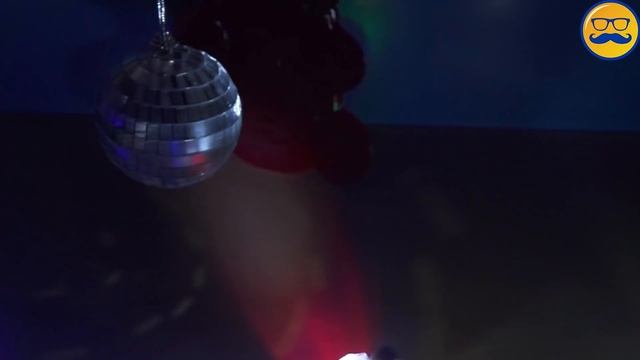 BALONCESTO CHINO Y VALERA EL OSO GELATINOSO | MINI BALONCESTO ANTIESTRÉS Y VALERA EL OSO